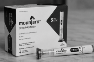 Tummy Tuck vs Liposuction After Weight Loss: What Mounjaro Patients Need to Know